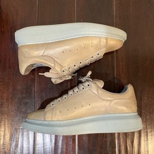 Alexander McQueen oversized sneaker in grey